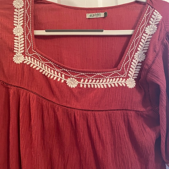 Beautiful Old Navy Mexican Style Embroidered Blouse - Picture 3 of 5